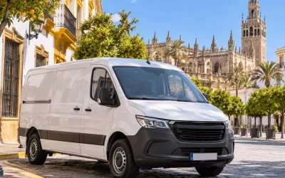 Alquiler de furgonetas en Sevilla: cómo elegir el vehículo adecuado